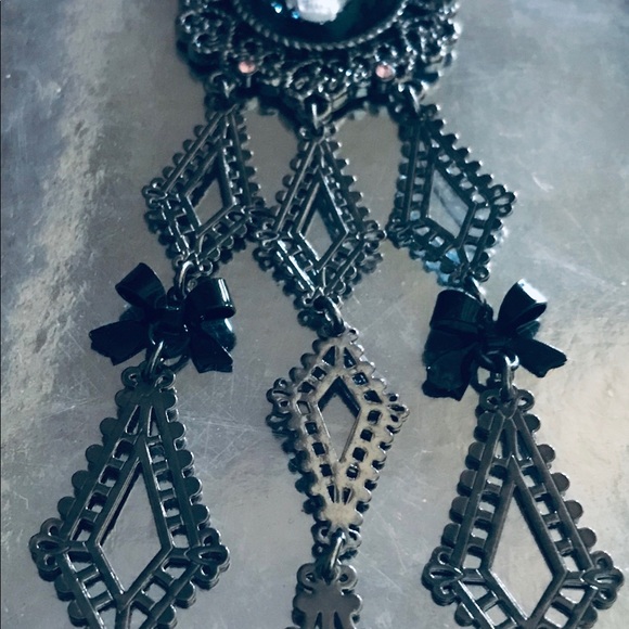 Skull dangle chandelier earrings Betsey Johnson - Picture 5 of 5